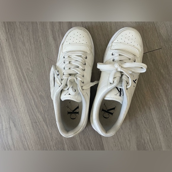 Calvin Klein white and black Alondra platform sneaker - Picture 2 of 8